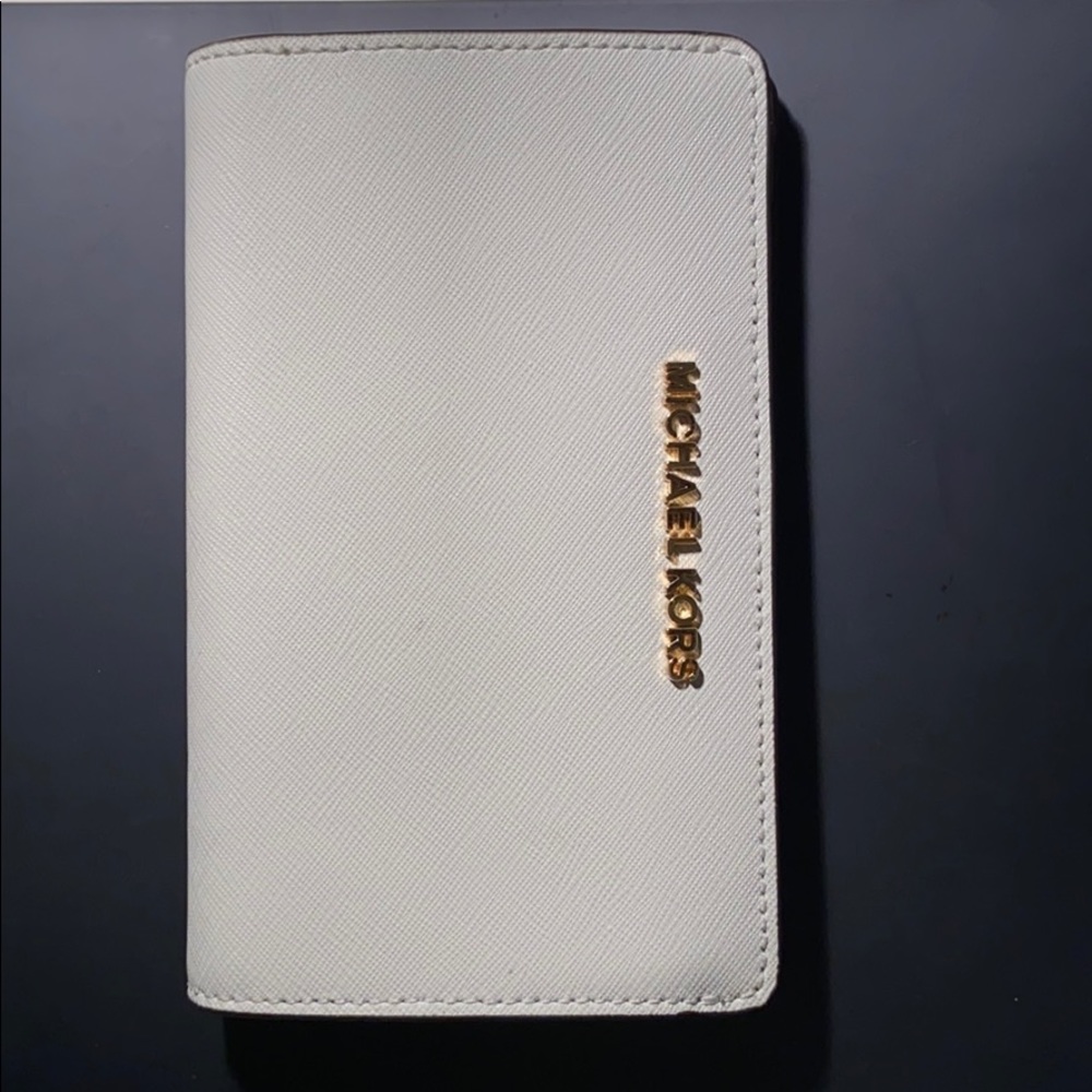 Michael kors wallet